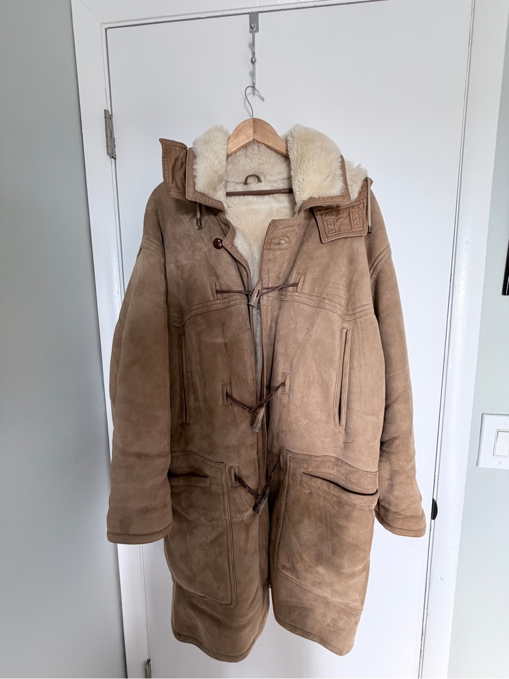 Men's Tan Shearling Hooded Coat - Picture 6 of 9